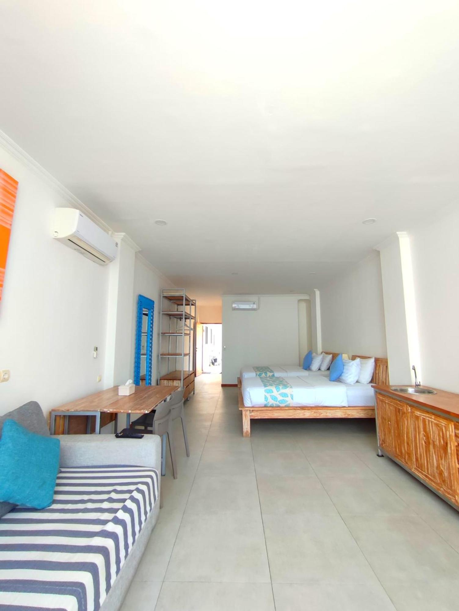 Triple 8 Suites Labuan Bajo Exterior foto