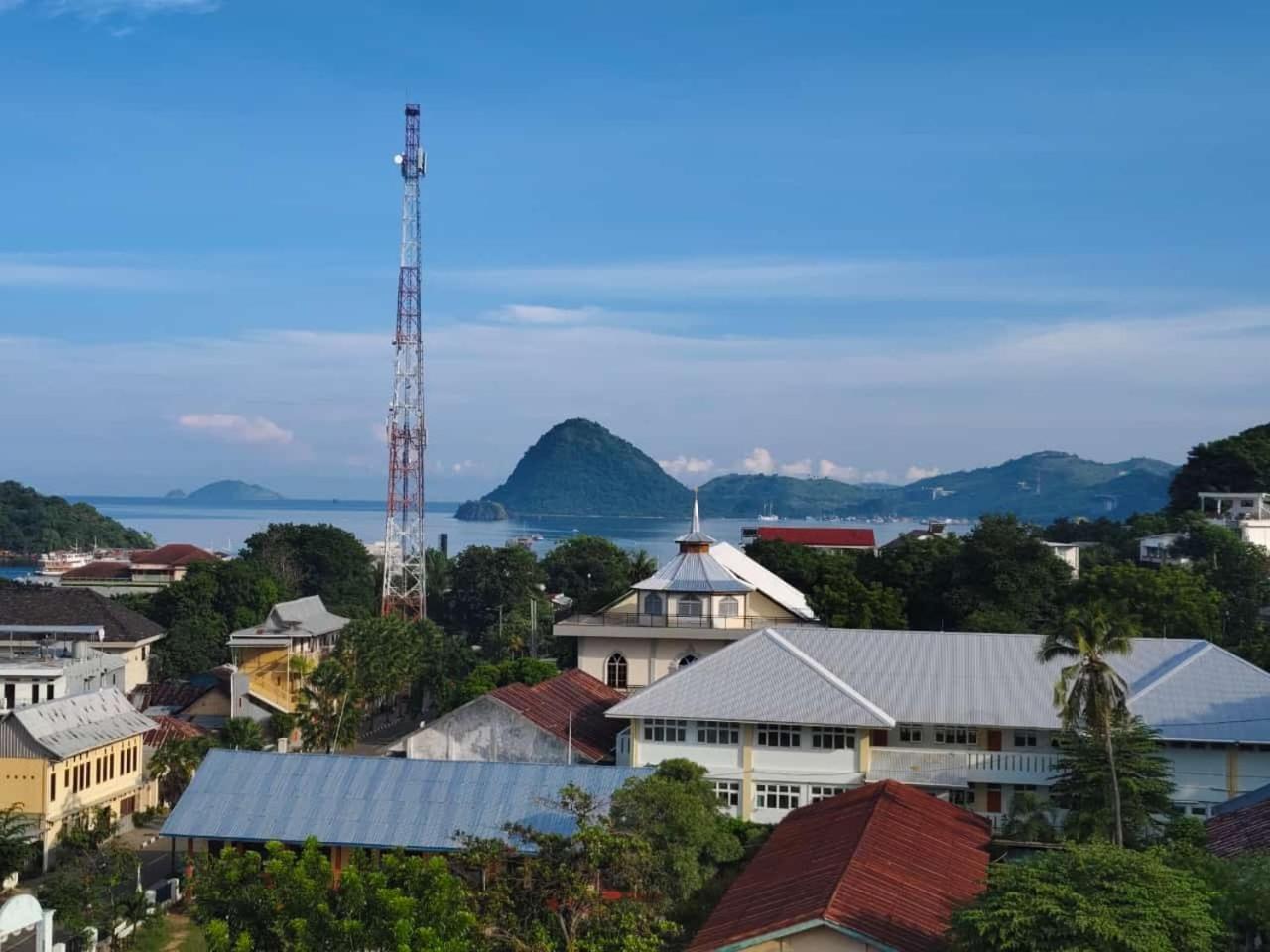 Triple 8 Suites Labuan Bajo Exterior foto