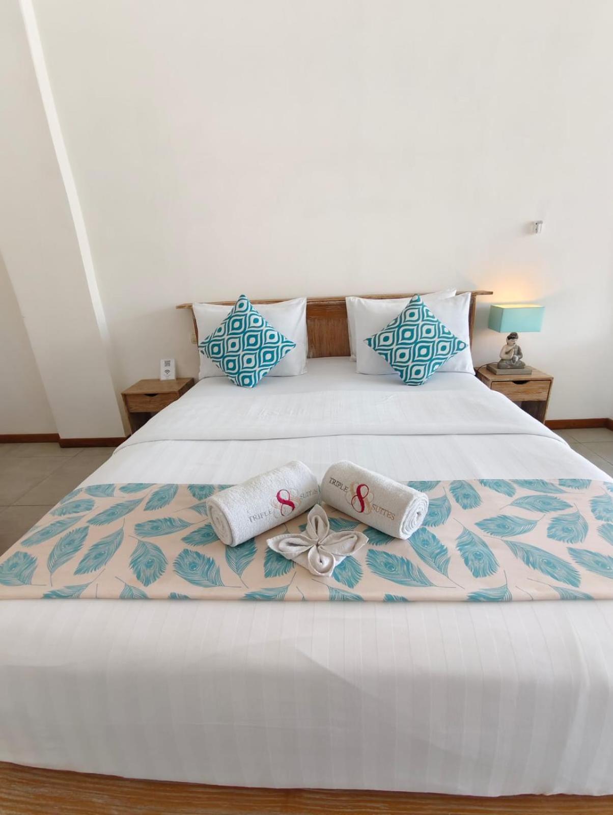 Triple 8 Suites Labuan Bajo Exterior foto