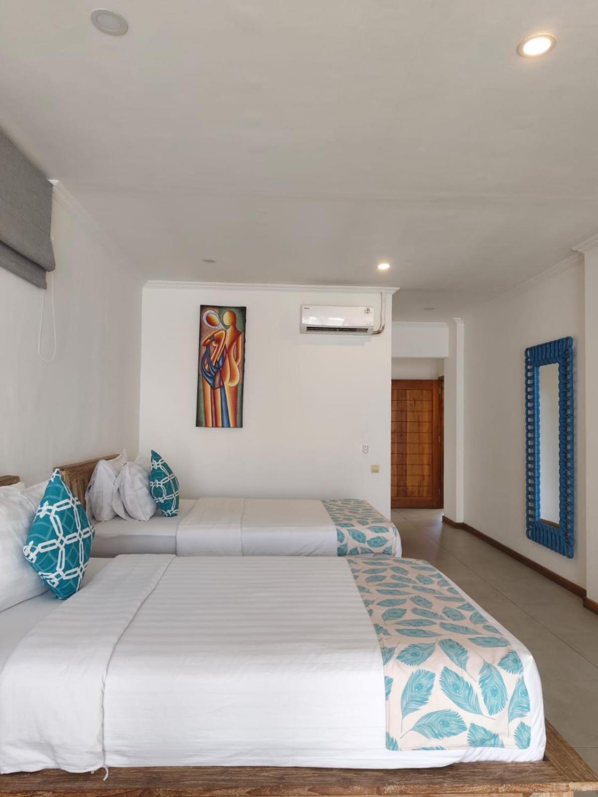 Triple 8 Suites Labuan Bajo Exterior foto